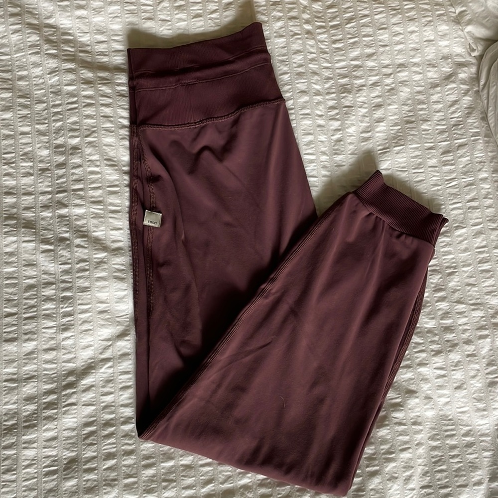 Like new daily jogger color chestnut sz M